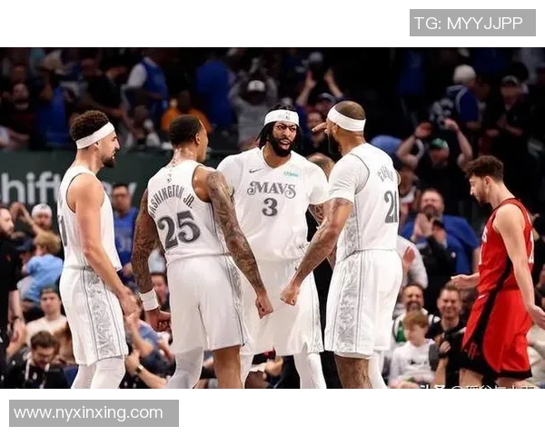 浓眉和克莱联手发威独行侠逆袭国王保留季后赛希望